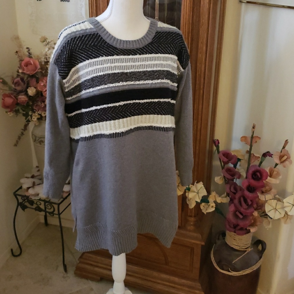 ⚘Bundle 2/$20⚘Rachael Roy Sweater